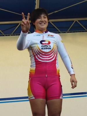 本物 直筆 サイン入り Tシャツ 小林莉子 競輪 スポーツ選手 本物 直筆 サイン入り Tシャツ 小林莉子 競輪 スポーツ選手 女子