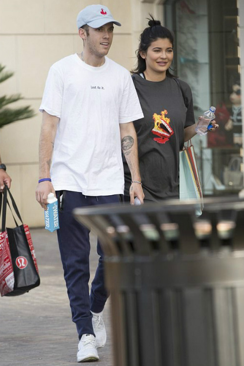 DailyCelebrityDiary40