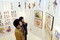 西尾維新さんの作品世界を堪能　岡山の百貨店で「大辞展」開幕