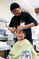 被災者の髪をきれいにカット　岡山・真備で県外美容師が散髪奉仕