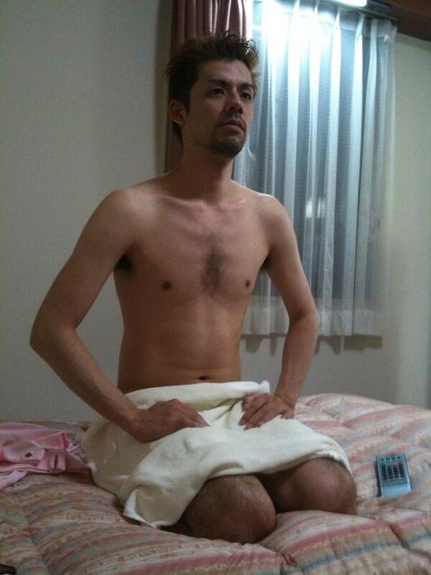 935-7-QmtJY3ZrS0NFQUF5WDJMLmpwZw
