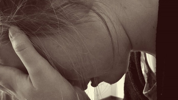 woman-1006100_1280-1024x577