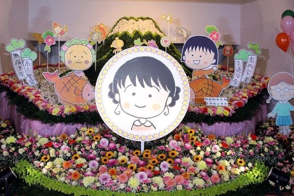 【画像】さくらももこさん「ありがとうの会」に1000人詰めかけるwwwwwwww