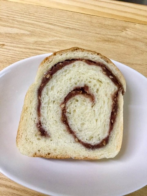 ■180705ごまあん食パン
