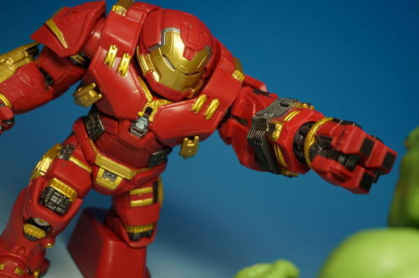「アベンジャーズ/エイジ・オブ・ウルトロン」 ワールドコレクタブルフィギュア Amazon.co.jp: アベンジャーズ/エイジ・オブ・ウルトロン