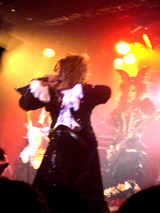 LIVE9