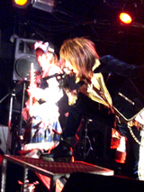 LIVE1