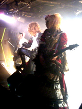 LIVE1