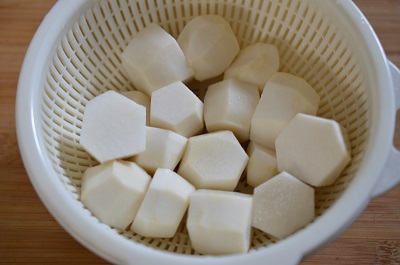 里芋味噌煮工程1