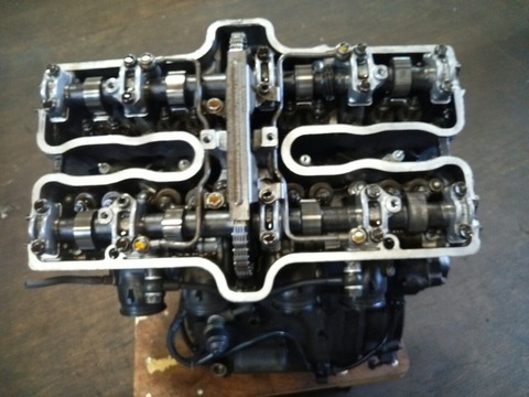 CBX400F 片側 オイルパイプ オイルライン カムチェーンガイド エンジン