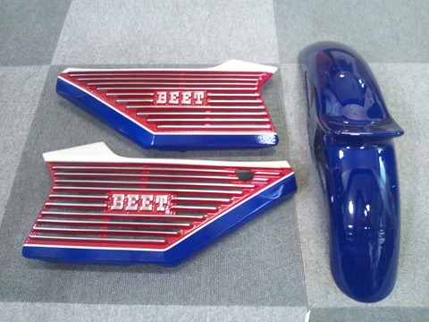 BEET cbx400f サイドカバー　塗装済み　塗りたて cbx400f BEET サイドカバー BEET cbx400f サイドカバー 塗装済み