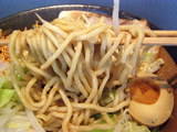 ガツンと男のまぜそば 麺のアップ