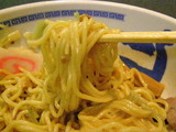 味噌風味油そば 麺のアップ