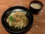 刺身えびのかに肉たっぷり中華あんかけチャーハン 720円
