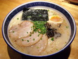 九州屋台ラーメン 650円+とろチャーシュー1枚