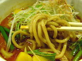 濃厚味噌担担麺 南国風 麺のアップ