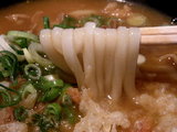 牛カレーうどん 麺のアップ