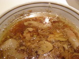 冷し醤油ラーメン スープの表面