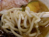 太ラーメン 麺のアップ