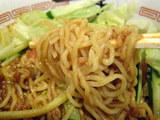 トマトジャージャー麺 麺のアップ