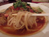 チキン麺 麺のアップ