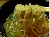 搾菜と濃厚胡麻だれのつけそば 麺のアップ