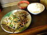 レバニラ定食 780円