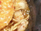 赤い爆麺 餡がジュージュー