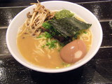 鶏白湯 + 香り味玉 850円