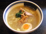 梅鶏塩留らーめん 890円