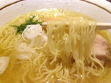鯛出汁ソバ 麺のアップ