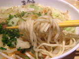 野菜そば 麺のアップ