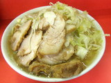 ぶたダブルラーメン 700円 野菜ニンニク