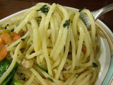 バジリコ 麺のアップ