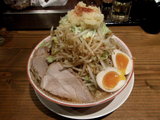 野郎ラーメン 850円 + 全増し + 漬け玉子 100円