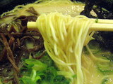 豚骨らーめん 麺のアップ