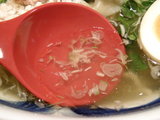 特とりそば(塩味) スープのアップ