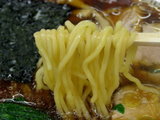 青島ラーメン 麺のアップ