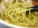 ピリ辛みそらーめん 麺のアップ