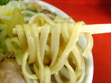 ぶた入りラーメン 麺のアップ