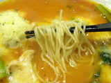 太陽のチーズラーメン 麺のアップ