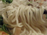 純とりそば 麺のアップ