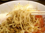 インド人もびっくり!ガンジーそば 麺のアップ