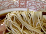 むらさき(醤油) 麺のアップ