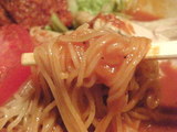 鶏トマトのうつけ涼麺 麺のアップ
