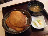 カツ丼 790円