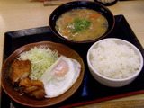 ジューシーからあげ 380円 + 豚汁(大) + ライス(大)