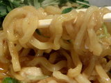 釜揚げ玉子ラーメン 麺のアップ