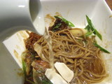 秋味塗し麺 秋香スープを投入