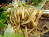 冷やしサラダめん 麺のアップ